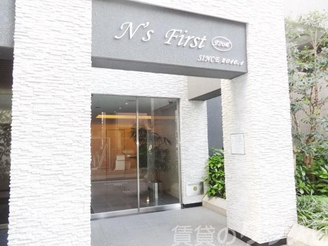 22/27 エントランス