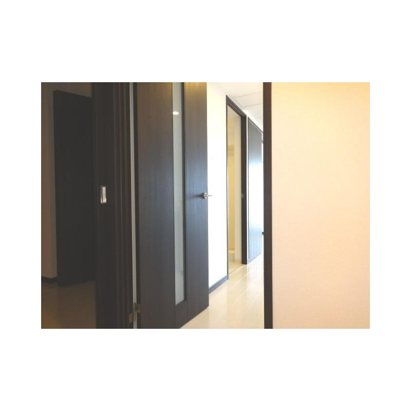 24/30 エントランス