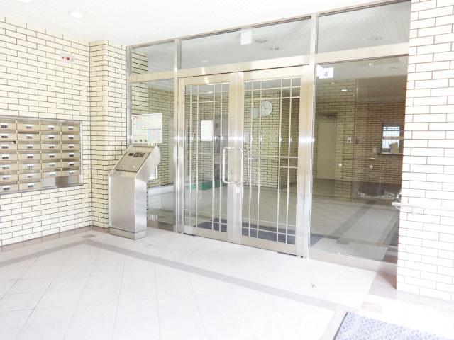 25/30 エントランス