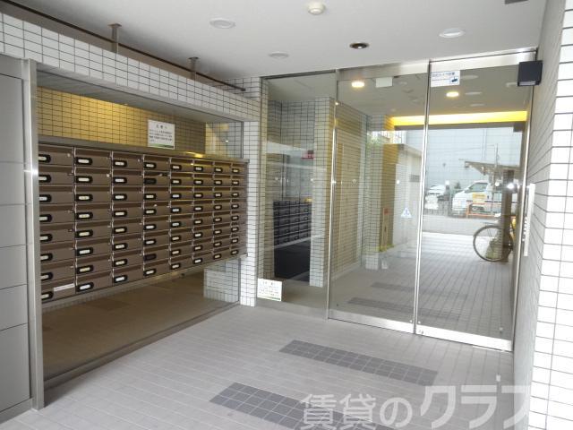 22/27 エントランス