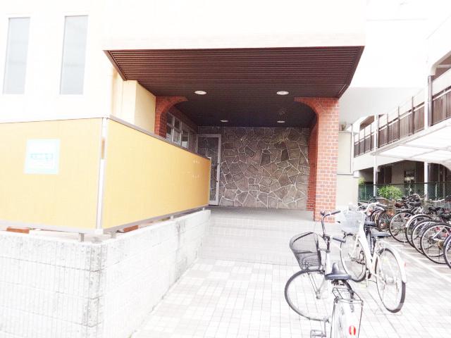 17/20 エントランス