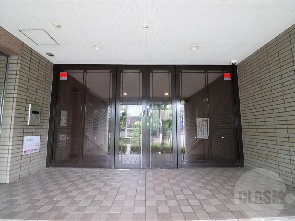 22/30 エントランス