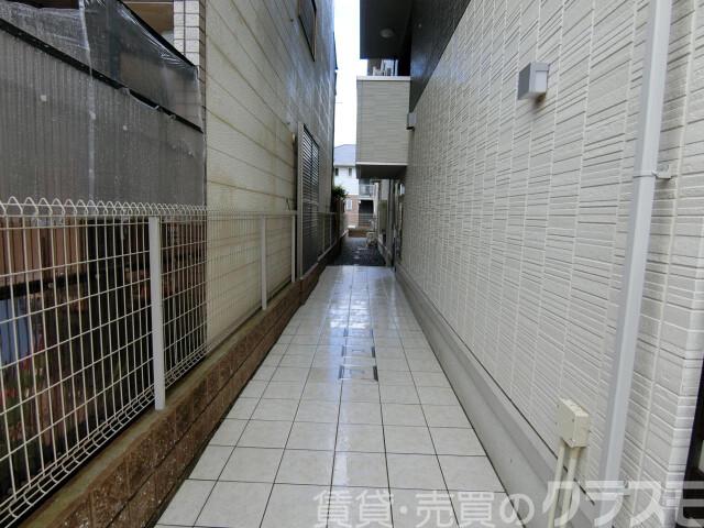 28/30 エントランス