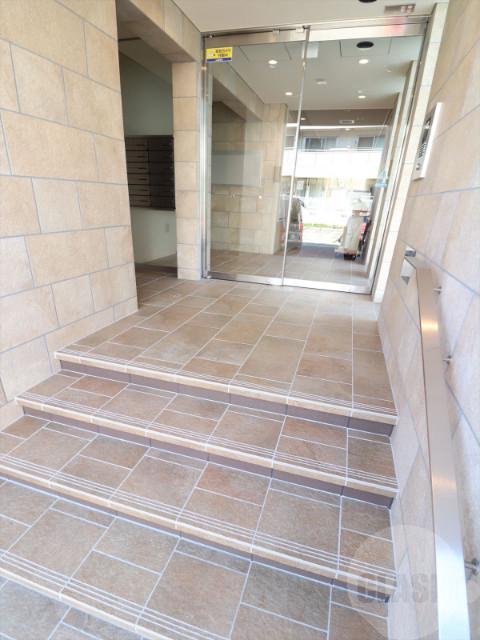 22/30 エントランス