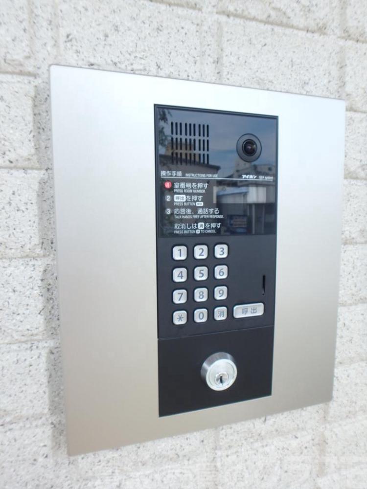 25/30 エントランス