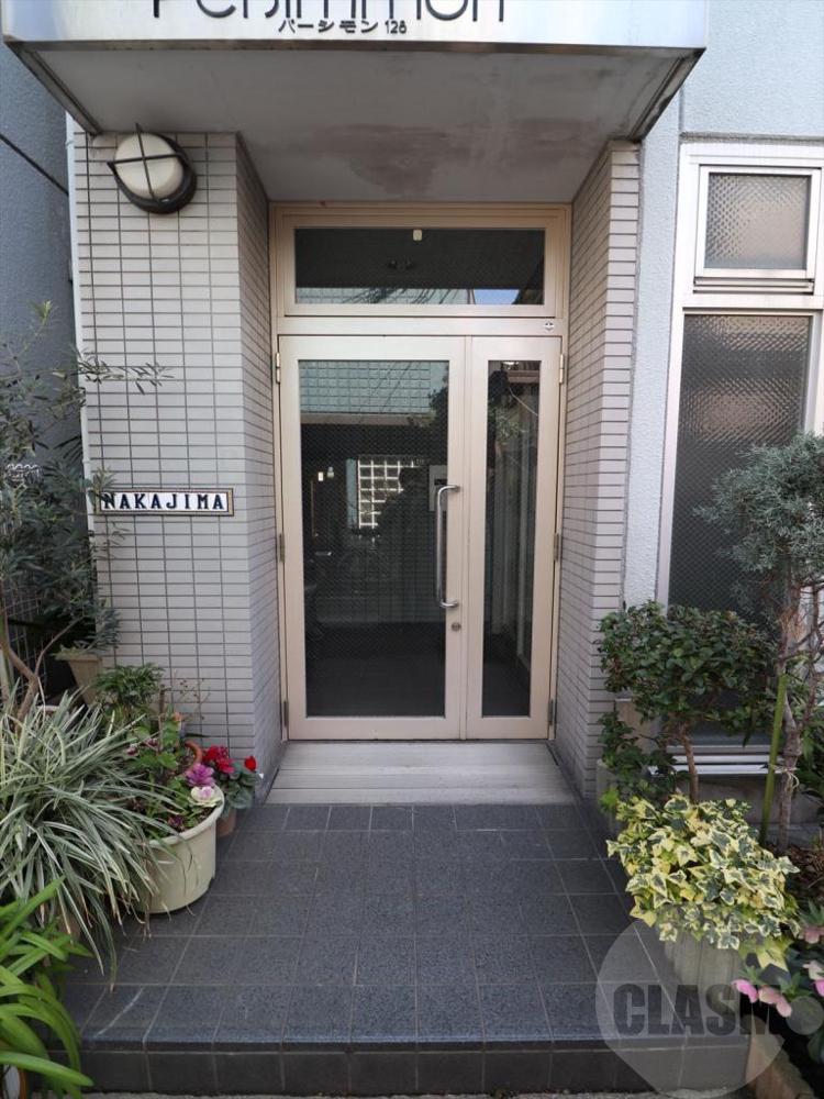 22/30 エントランス