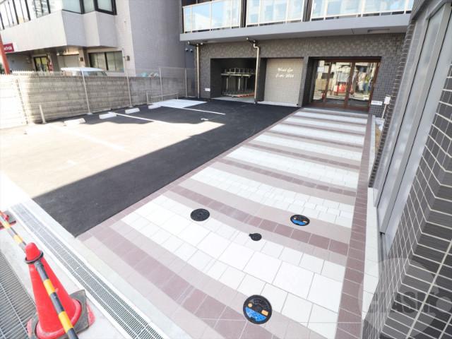 22/30 エントランス