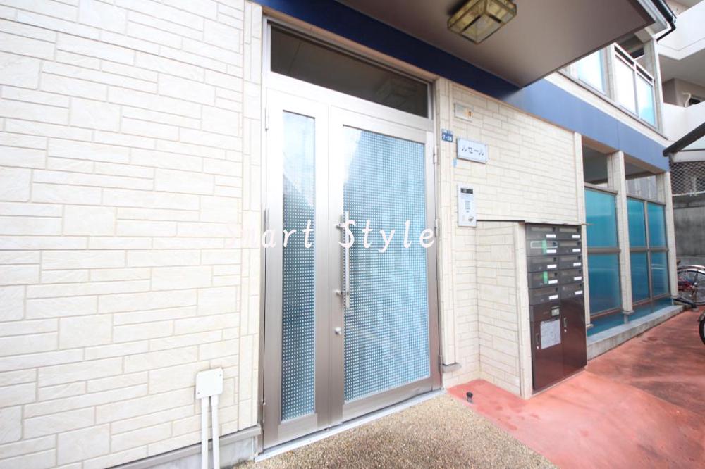 18/25 エントランス