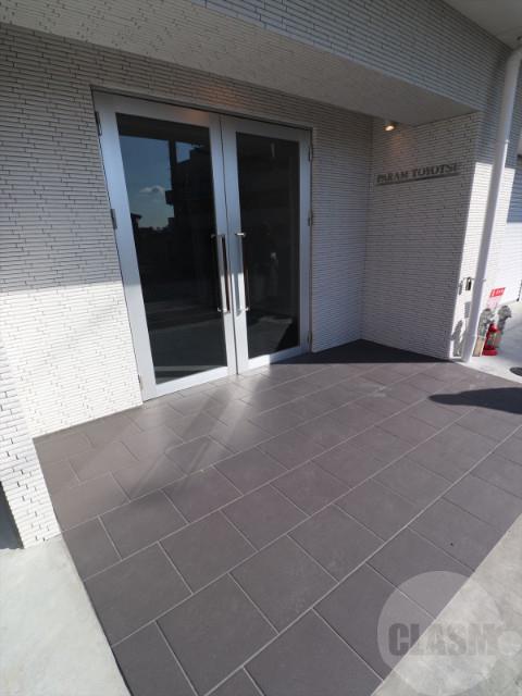 22/30 エントランス