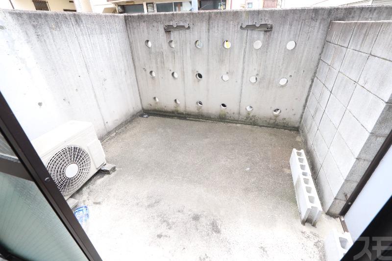 13/18 バルコニー