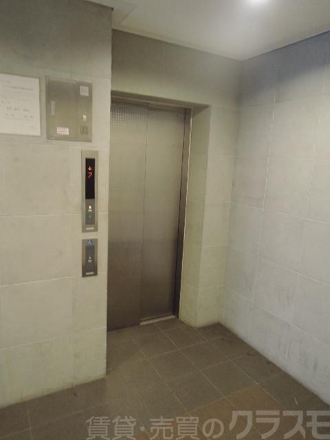 21/23 エントランス