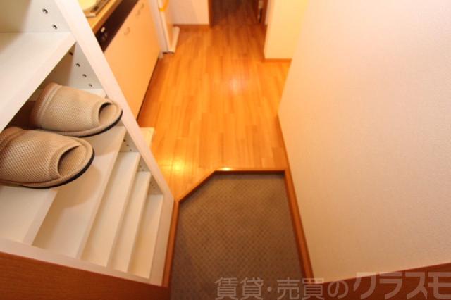 23/28 エントランス