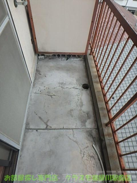 2/4 エントランス