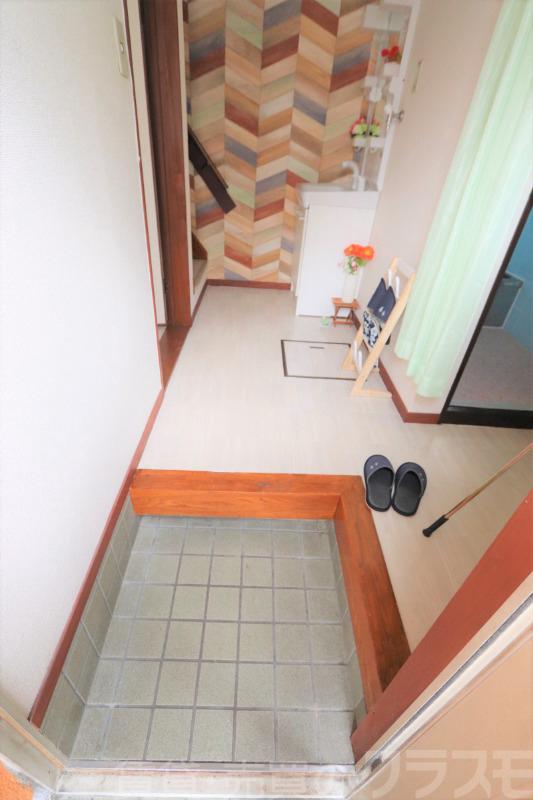 20/23 エントランス