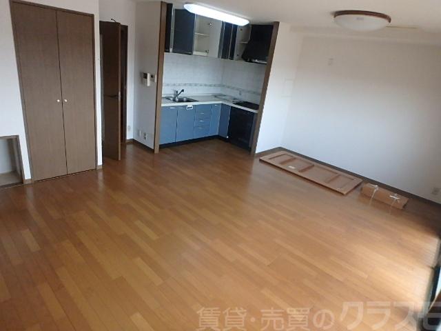 26/28 エントランス