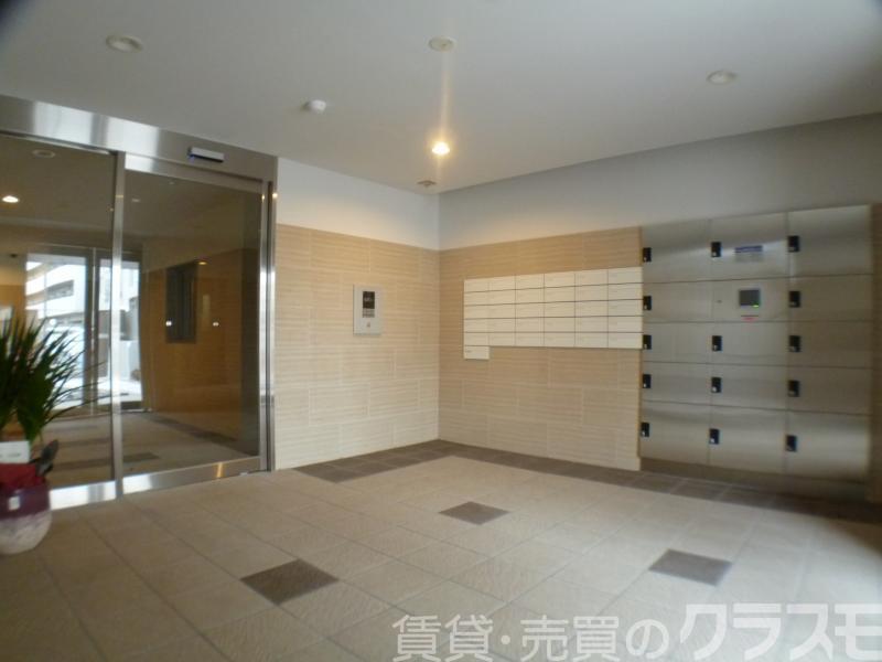 28/30 エントランス