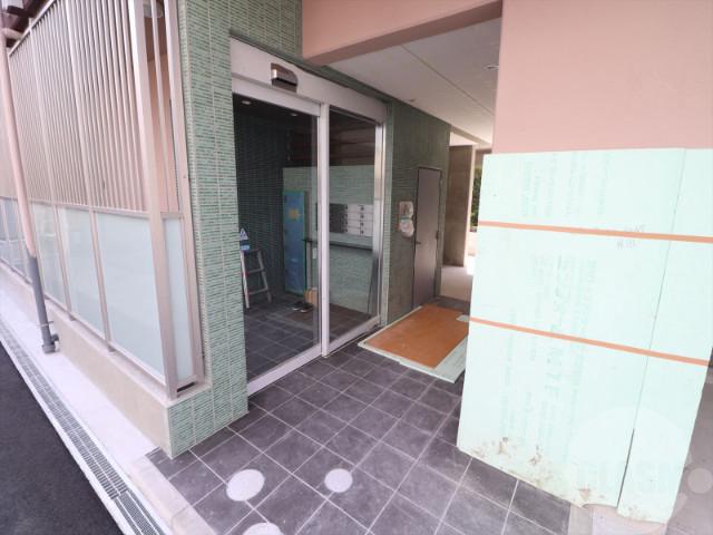 22/30 エントランス