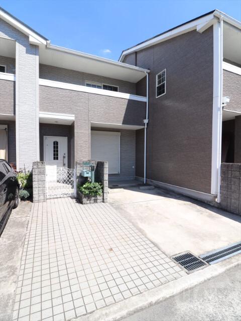 22/30 エントランス