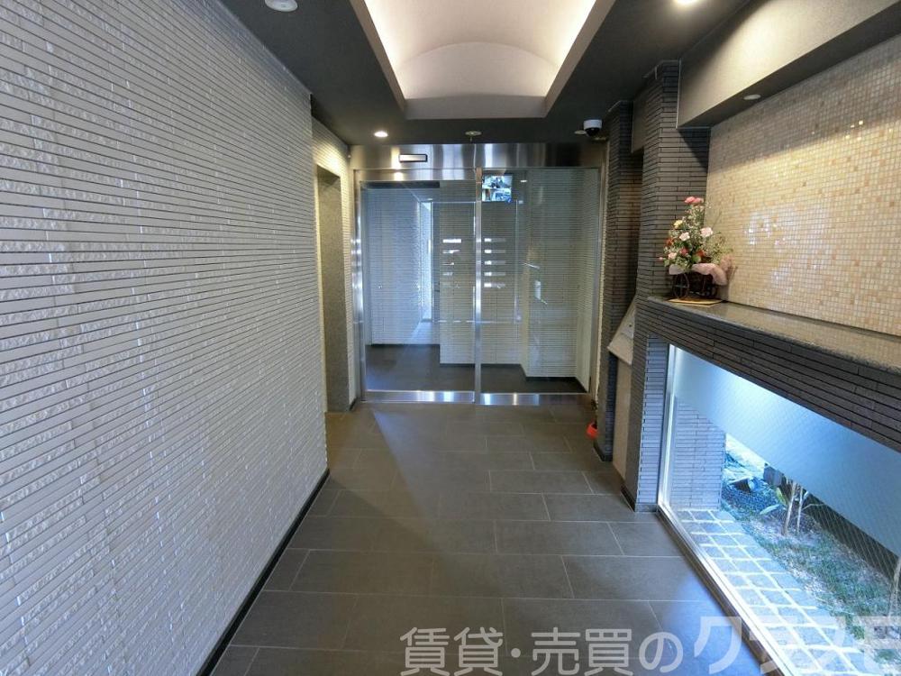 28/30 エントランス