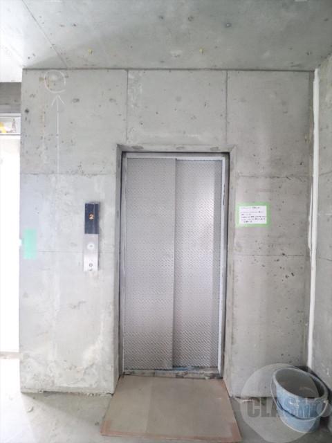 22/30 エントランス