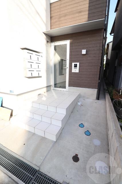 22/30 エントランス