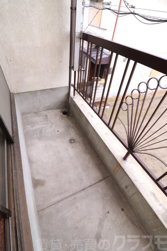 13/18 バルコニー