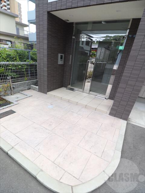 22/30 エントランス