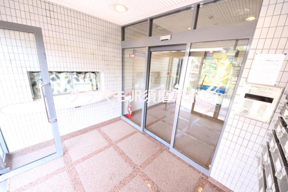 18/27 エントランス