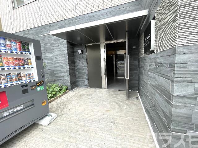 21/26 エントランス