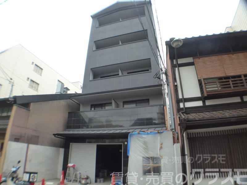 30/30 エントランス