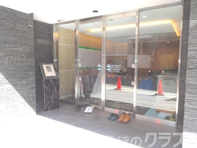 23/30 エントランス