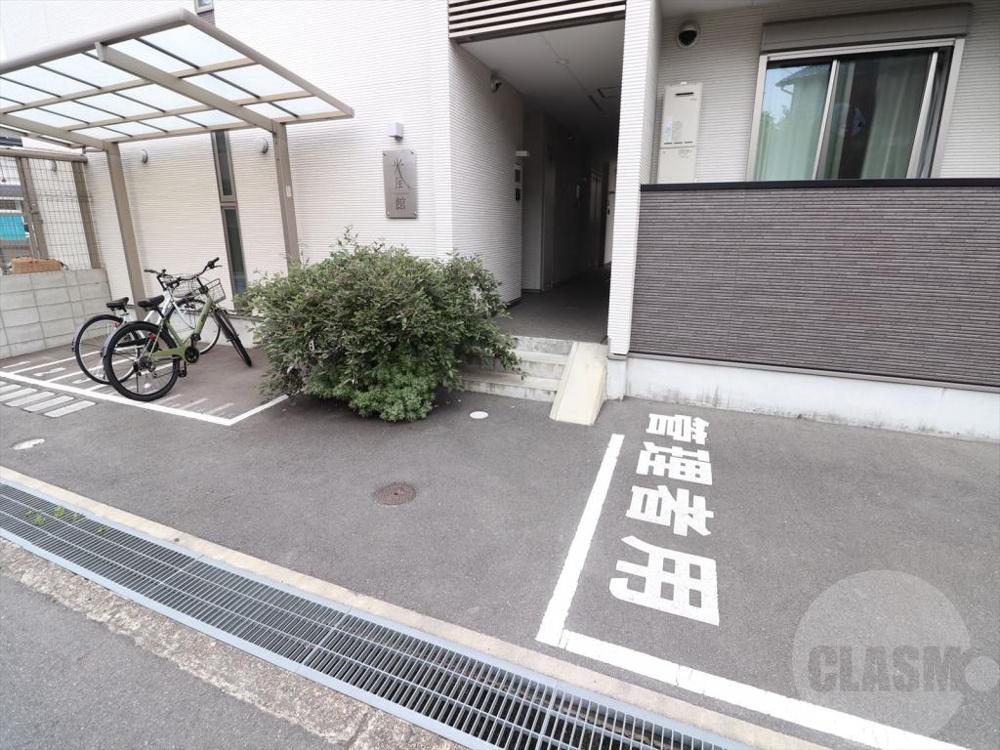 22/30 エントランス