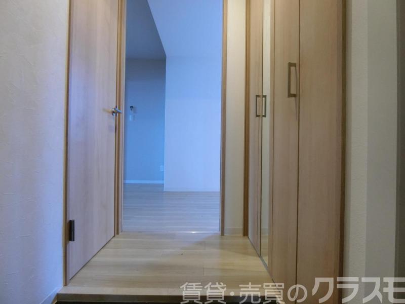 16/30 玄関
