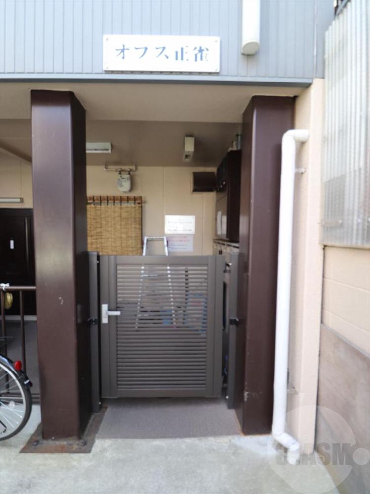 22/30 エントランス