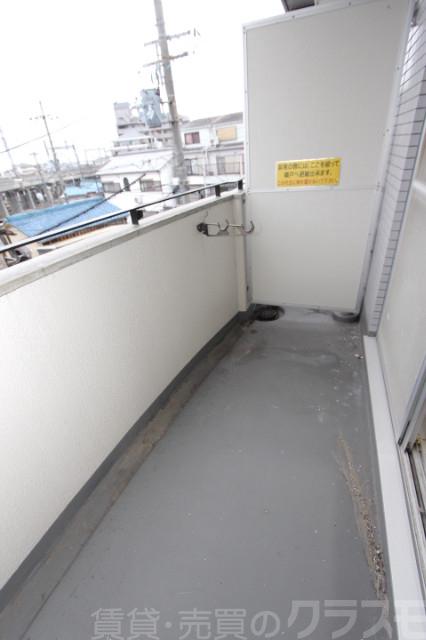 13/18 バルコニー