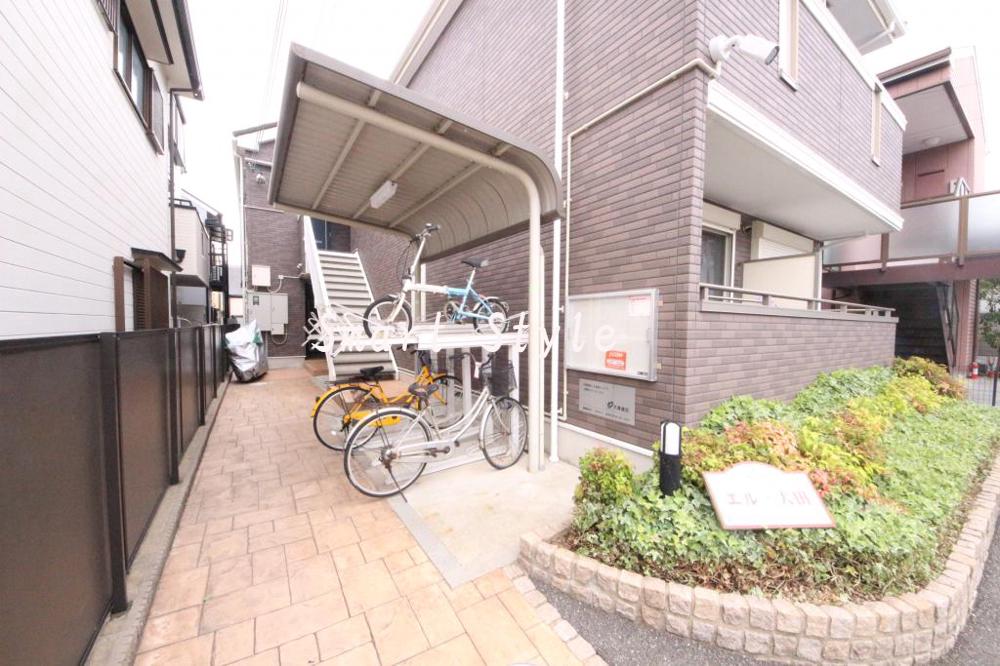 21/30 エントランス