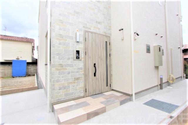 25/27 エントランス