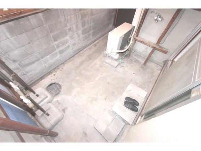 13/18 バルコニー