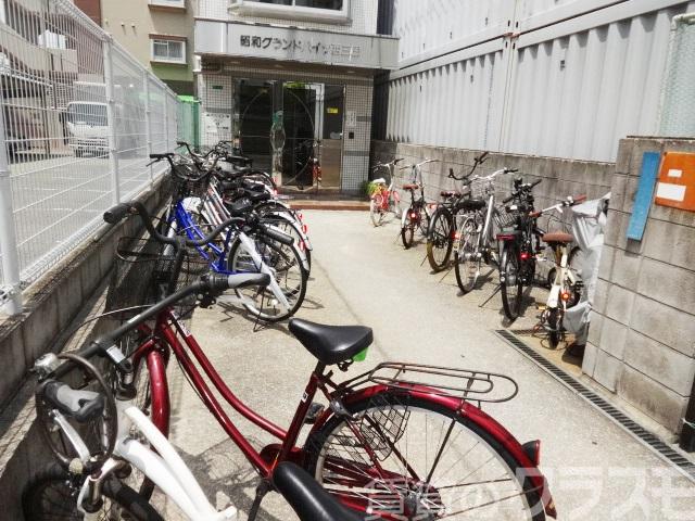 18/23 エントランス