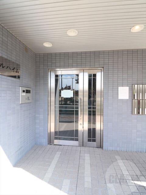 22/30 エントランス