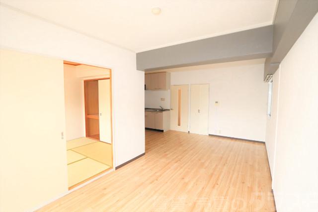 22/25 エントランス