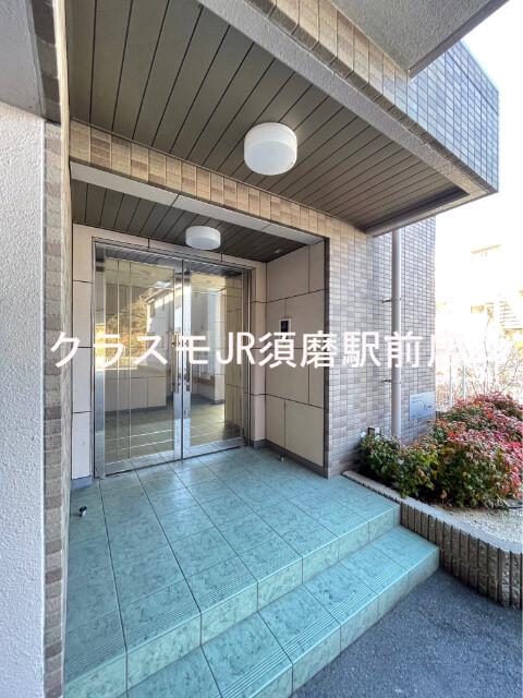 28/30 エントランス