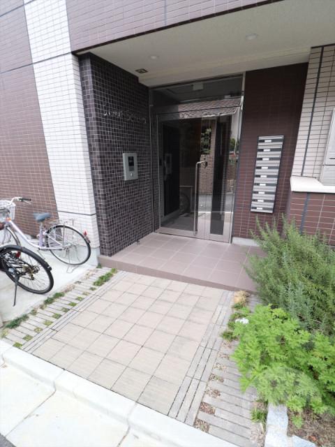 22/30 エントランス