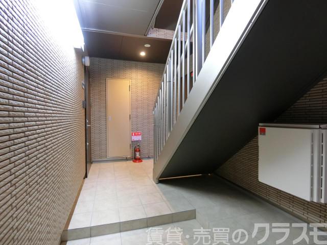 28/30 エントランス