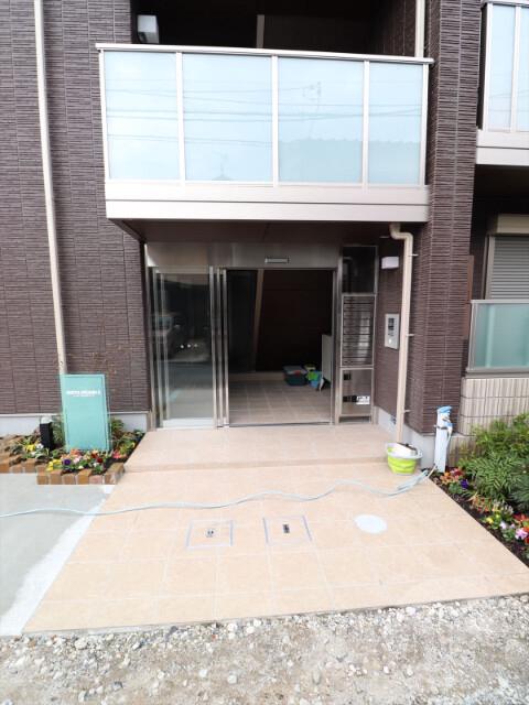 22/30 エントランス