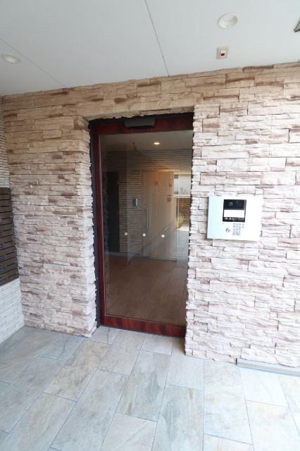 22/30 エントランス