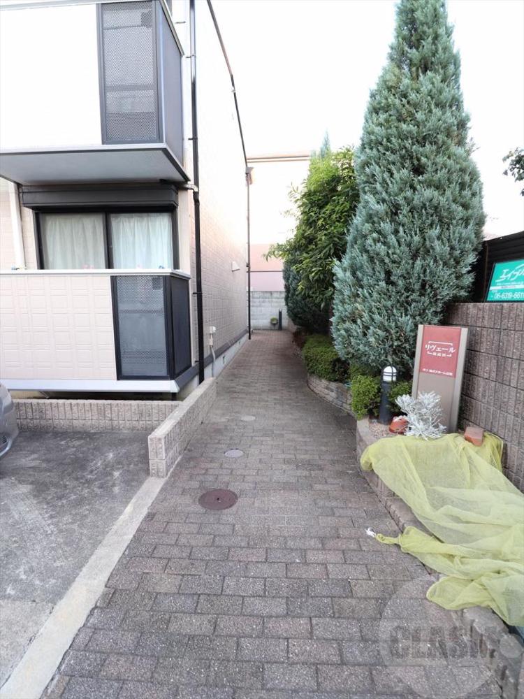 22/30 エントランス