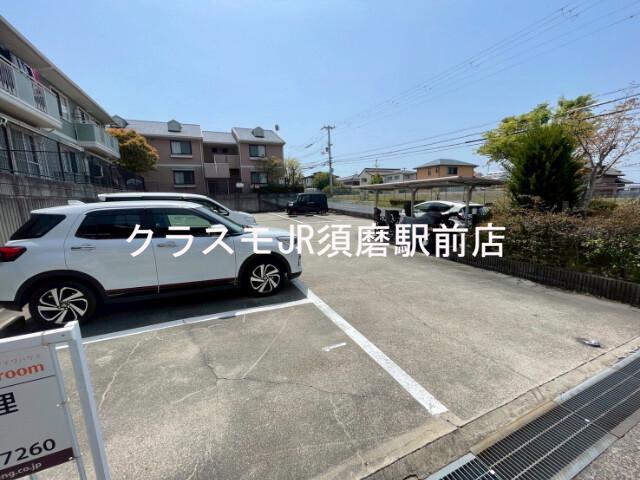 28/30 駐車場