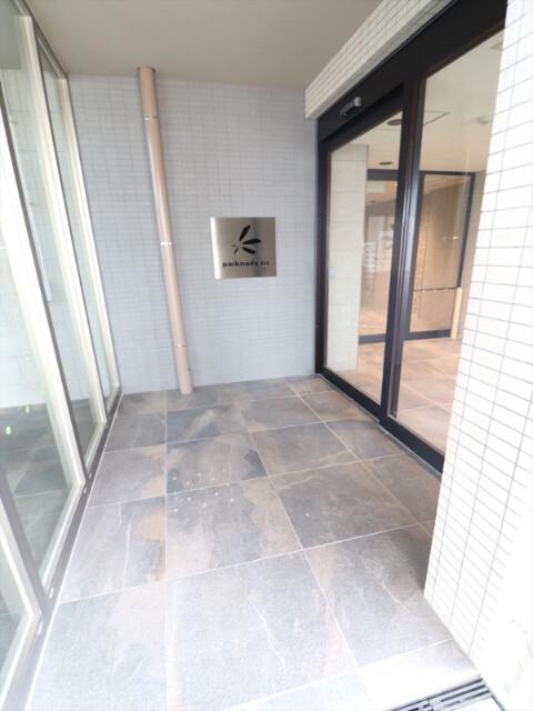 23/30 エントランス