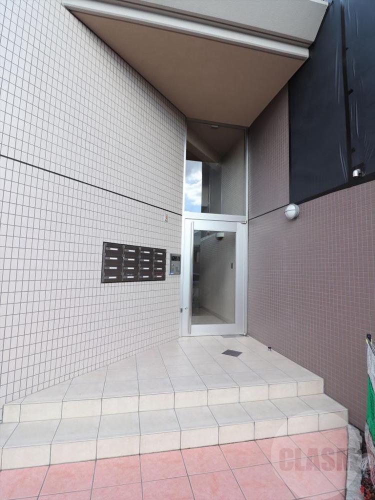 22/30 エントランス